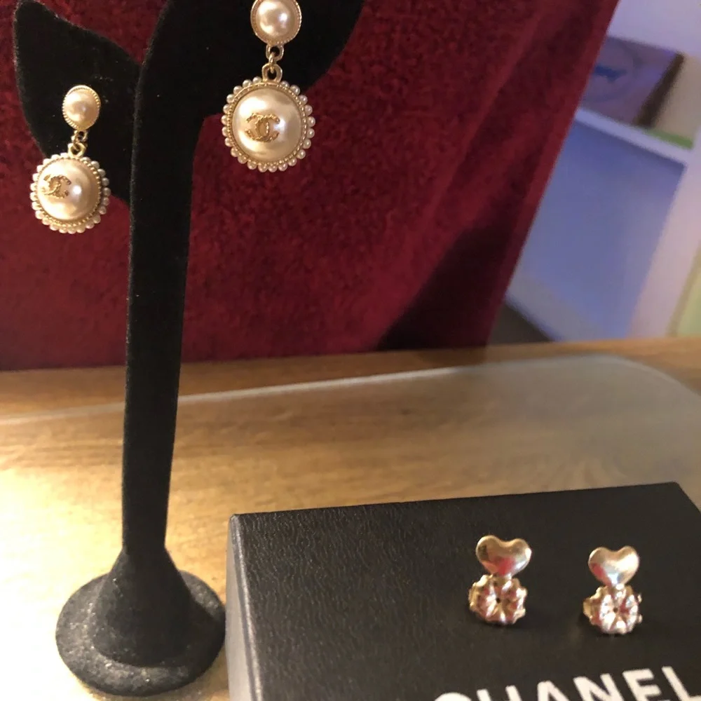 Authentic Chanel Pearl Drop Earrings - Picture 4 of 7